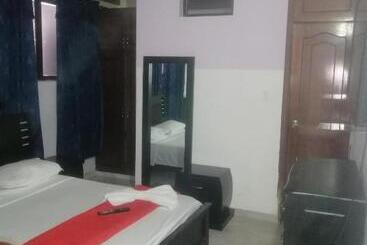 تختخواب و صبحانه Hostal Donde Alejo