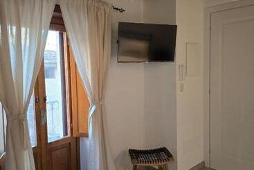 تختخواب و صبحانه Pavone Guesthouse