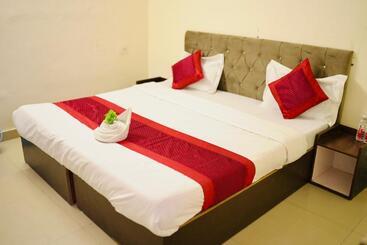 酒店 Chandra Grand