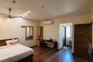 هتل Gokulam Grand