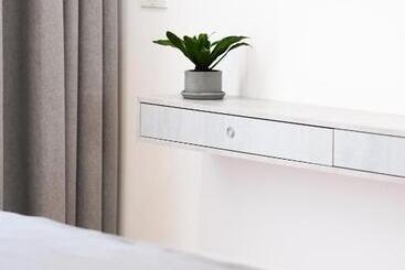 هتل Naos Luxury