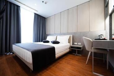 هتل Naos Luxury