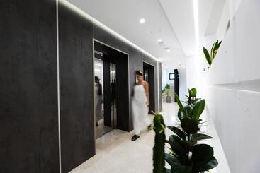 هتل Naos Luxury