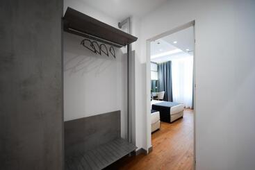 هتل Naos Luxury