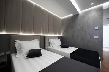 هتل Naos Luxury