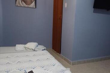 هتل Villa J Leticia