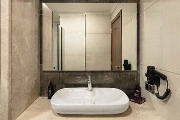 Lilium Hotel & Suites