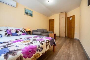 پانسیون Guest House Ardiana