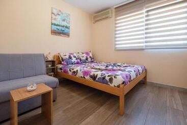 پانسیون Guest House Ardiana