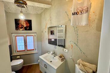 پانسیون Movie Loft Art   Piccolo Attico Immerso Nell Arte Con Parcheggio Privato