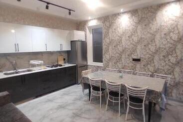 پانسیون Old Land Guest House