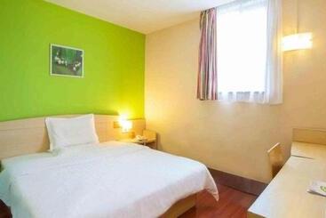 Otel 7 Days Inn Xiangyang Gulou Branch