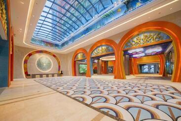 هتل Dolphin Bay