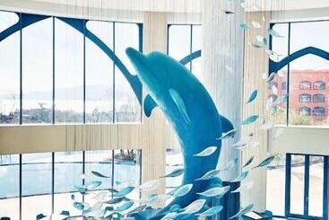 هتل Dolphin Bay