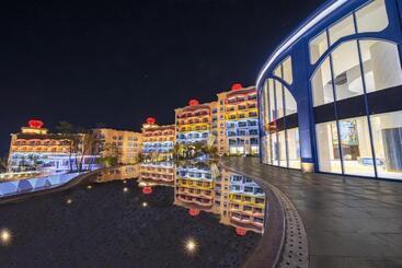 هتل Dolphin Bay