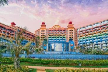 هتل Dolphin Bay