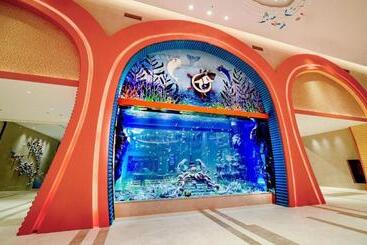 هتل Dolphin Bay
