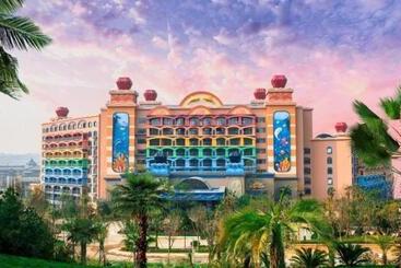 هتل Dolphin Bay