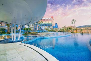 هتل Dolphin Bay