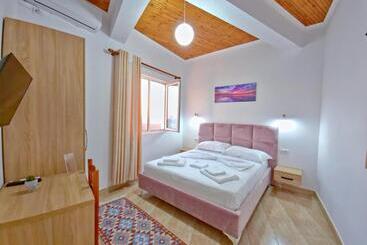 هتل Enma Rooms