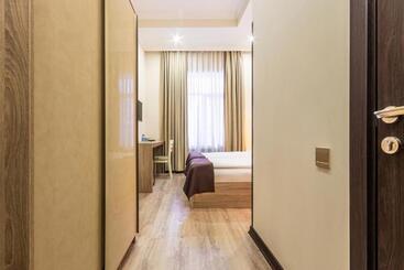Deluxe City Hotel Nz
