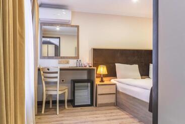 Deluxe City Hotel Nz
