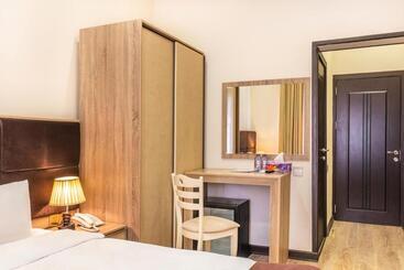 Deluxe City Hotel Nz