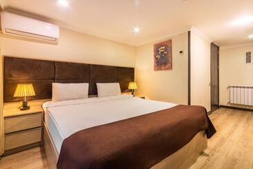 Deluxe City Hotel Nz