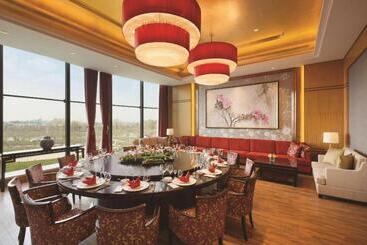 هتل Wyndham Urumqi North