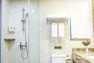 Vienna Hotel Guiyang Jiaxiulou Jichang Road
