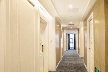 Vienna Hotel Guiyang Jiaxiulou Jichang Road