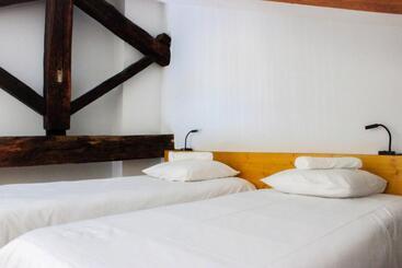 هاستل Auberge Le Leo De Foix