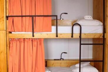 هاستل Auberge Le Leo De Foix