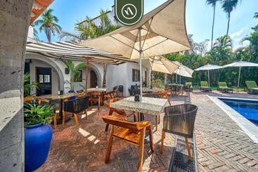 هاستل Bed And Breakfast Dormitory Room With Pool   Nuevo Vallarta