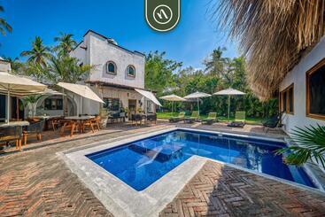 هاستل Bed And Breakfast Dormitory Room With Pool   Nuevo Vallarta