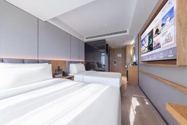 Atour X Hotel Beijing Cbd International Trade Bridge