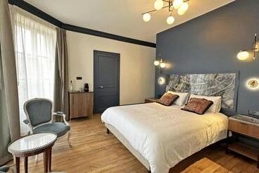 ベッドアンドブレックファースト Le Manoir Des Perrieres