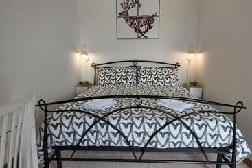 مبيت وإفطار Nel Bosco Di Giove   Albergo Diffuso
