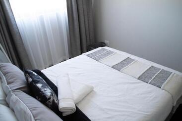 تختخواب و صبحانه Shomer Merensky Apartment