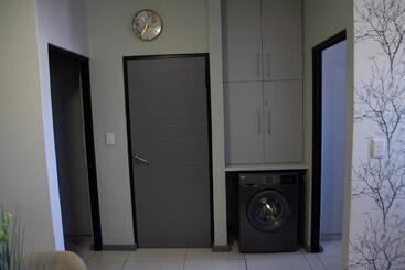 تختخواب و صبحانه Shomer Merensky Apartment