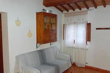 هتل Agriturismo Il Mandorlo