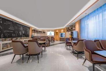 هتل Campanile Zhaotong Qingnian Road Financial Center