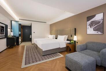 בית מלון כפרי Intercity Urumqi High Tech Zone