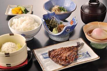 酒店 Onoueryokan