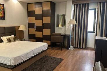 هتل The Embassy Inn Sector 19