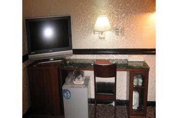 Nishikawaguchi Station Hotel   Vacation Stay 98554v