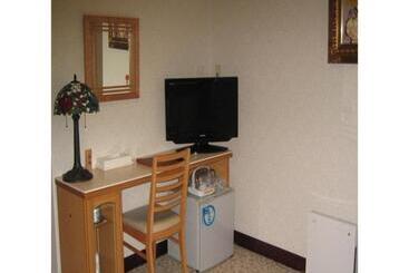 Nishikawaguchi Station Hotel   Vacation Stay 98562v