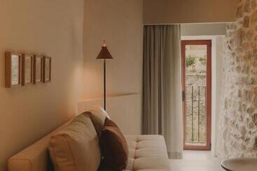 Pau Suites