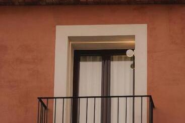 Pau Suites