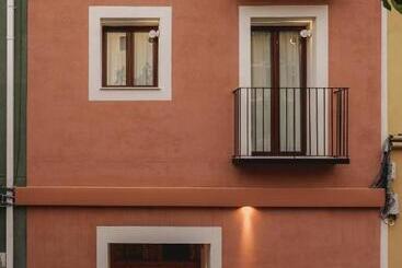 Pau Suites